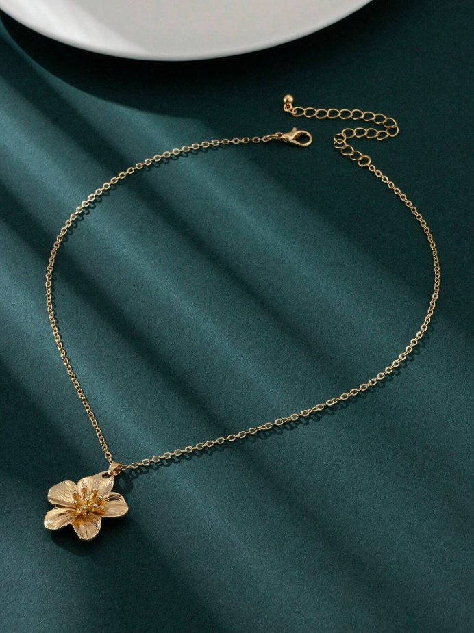 Golden 5-Petal Flower Pendant Necklace